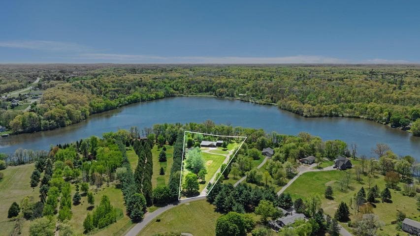 3450 Snow Farm Lane, Allegan, MI 49010