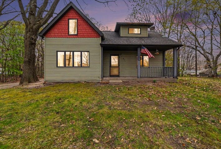 811 N Washington Avenue, Ludington, MI 49431