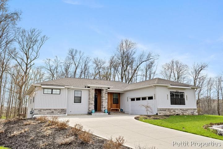 1835 Gloryfield Drive SW, Byron Center, MI 49315