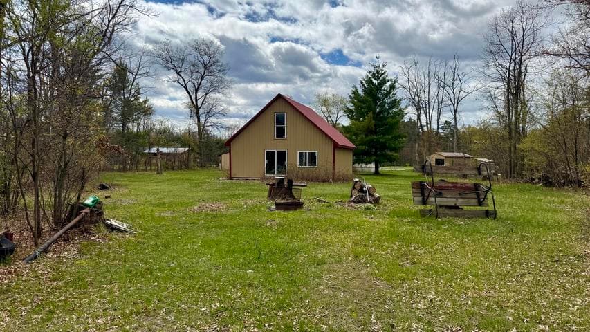 1496 17 Mile Road, Marion, MI 49665