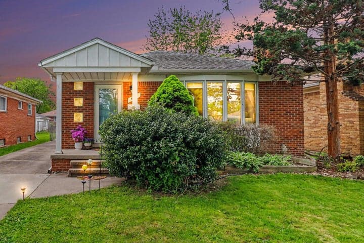 4114 Mckinley Street, Dearborn Heights, MI 48125