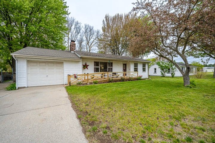 3104 E Apple Avenue, Muskegon, MI 49442