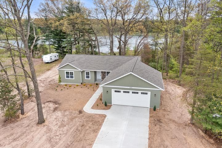 12165 Pine Meadows Drive, Wayland, MI 49348