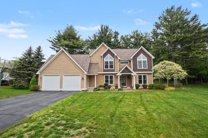205 Woodlark Court, Holland, MI 49424