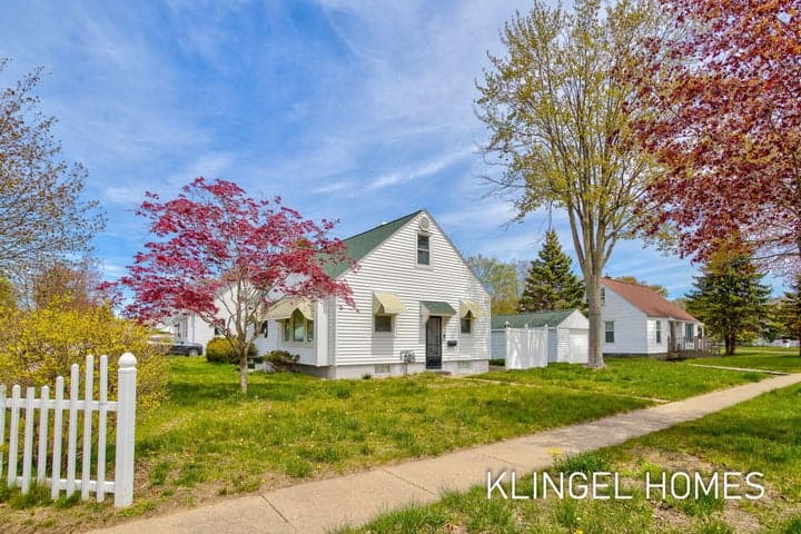 2756 Liberty Road, Norton Shores, MI 49441