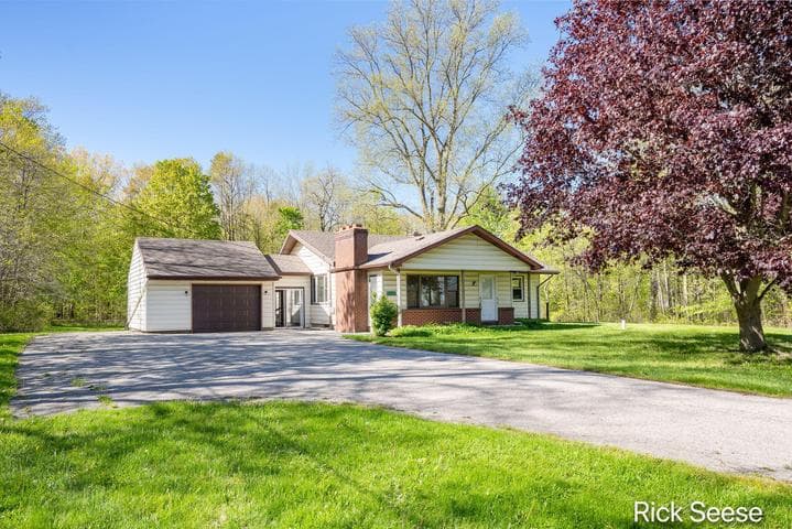 9800 5 Mile Road NE, Ada, MI 49301