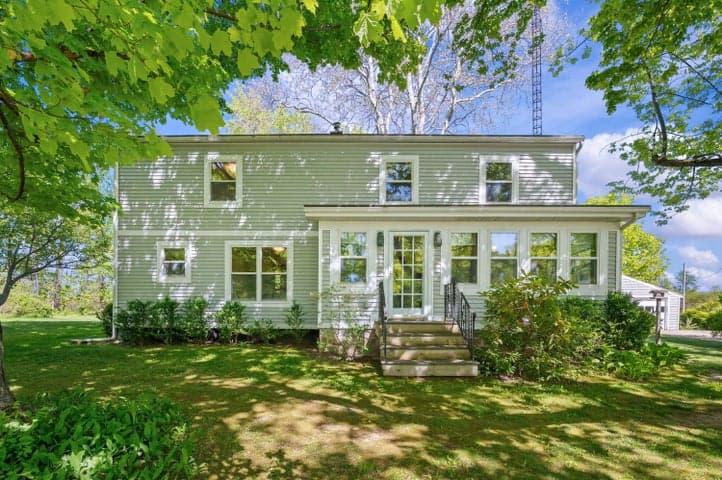 8498 Lake Road, Berrien Center, MI 49102