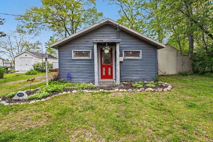 58858 River Heights Drive, Three Rivers, MI 49093
