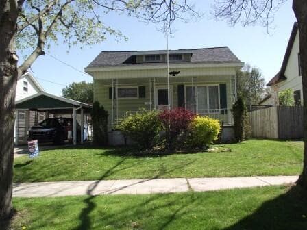 365 7th Street, Manistee, MI 49660