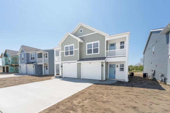 912 Indiana Avenue 13, South Haven, MI 49090