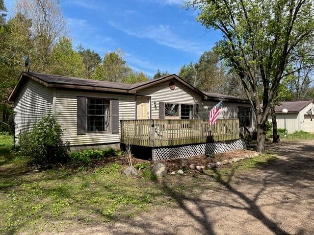 5237 S Chestnut Avenue, Newaygo, MI 49337