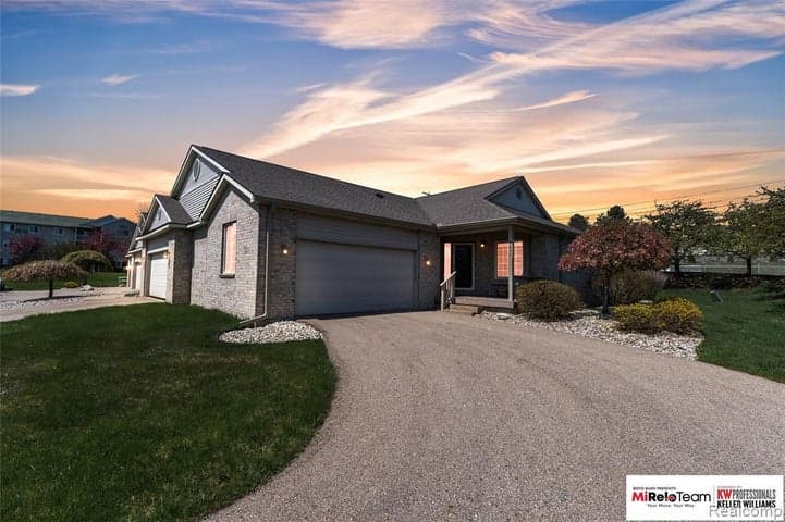 1837 Willow Creek, Lansing, MI 48917