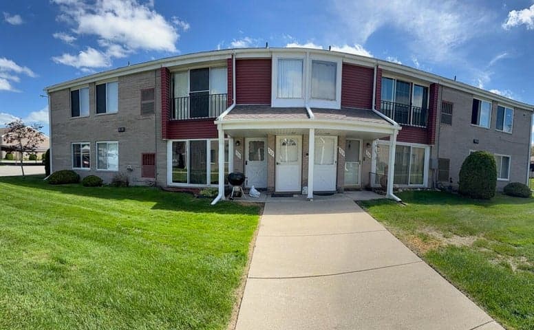 503 Sunset Lane, Saint Clair Shores, MI 48082