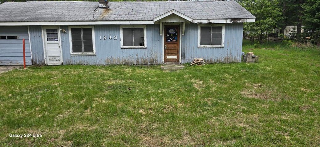 1940 Mullet Avenue, St. Helen, MI 48656