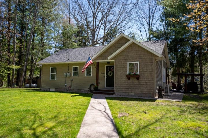 5936 S Rapids Road, Branch, MI 49402