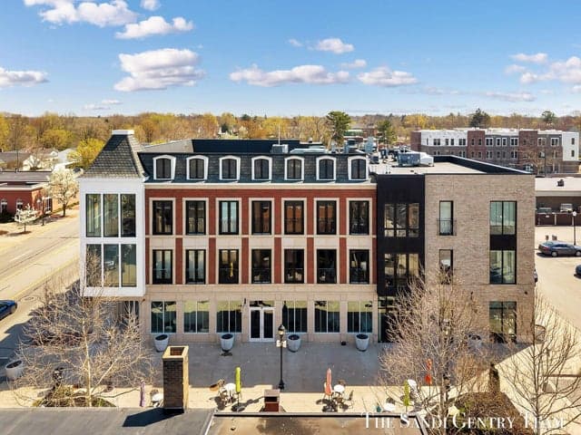 110 W Savidge Street 302, Spring Lake, MI 49456