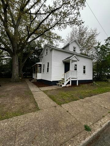 1135 Holt Street, Muskegon, MI 49442