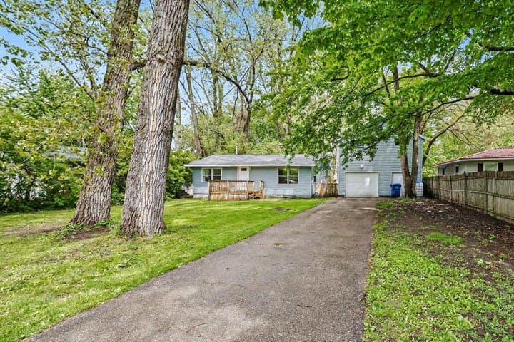 1585 Leeds Avenue, Benton Harbor, MI 49022