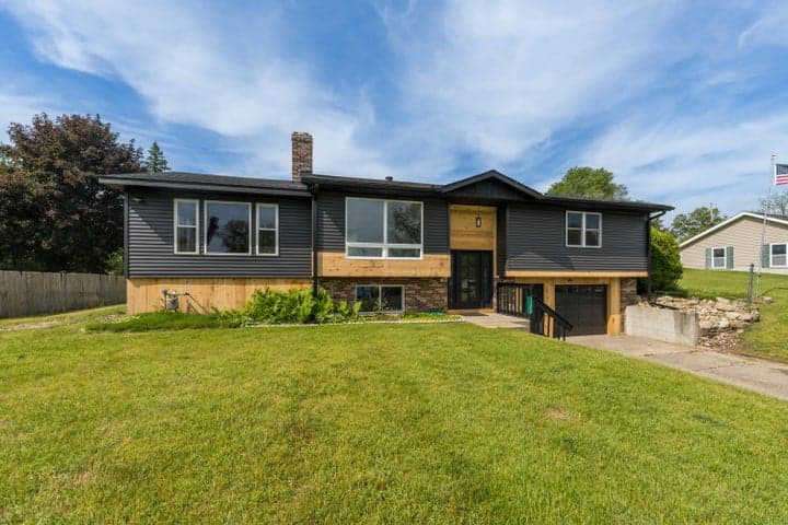 11300 Elizabeth Drive, Three Rivers, MI 49093