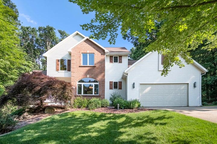 7751 Austinridge Drive SE, Caledonia, MI 49316