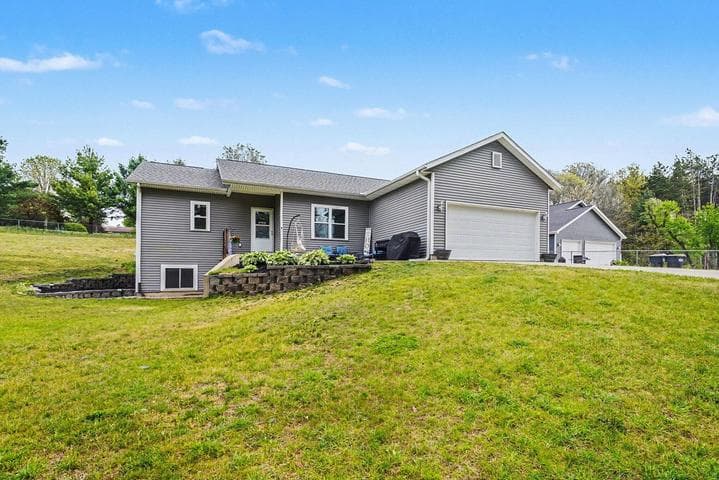 31800 Pine Ridge Circle, Lawton, MI 49065