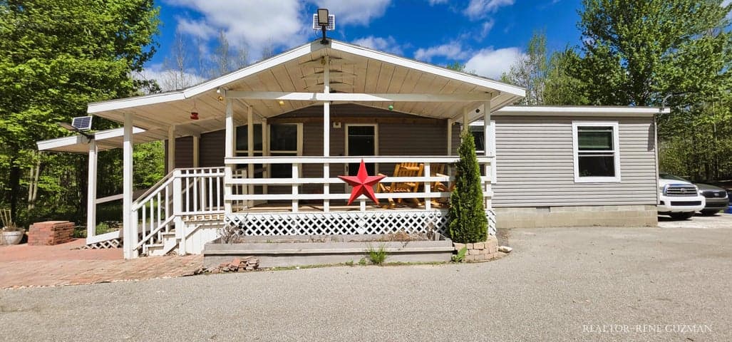 2815 E Monroe Street, White Cloud, MI 49349
