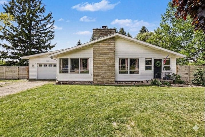 9010 73rd Street, South Haven, MI 49090