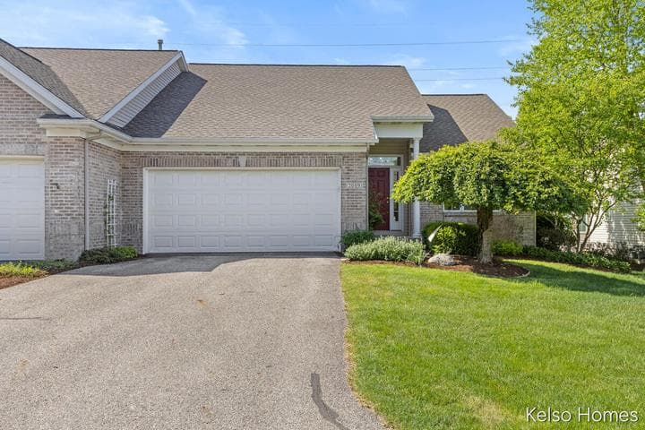 2009 Bryceway Court NE, Grand Rapids, MI 49505