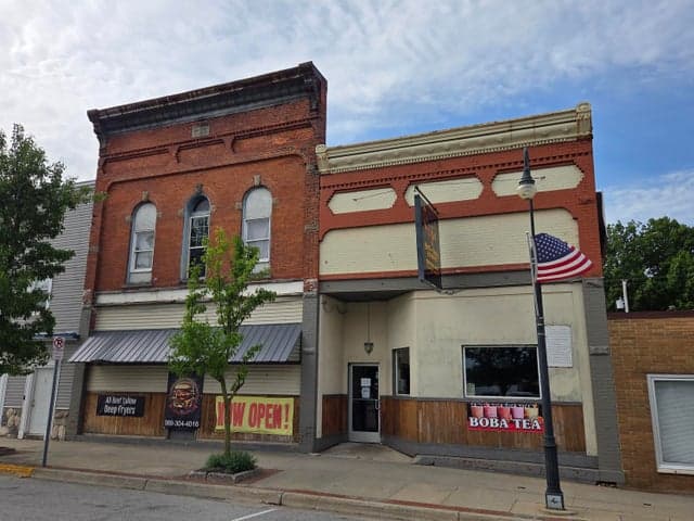 526 E Main Street, Edmore, MI 48829