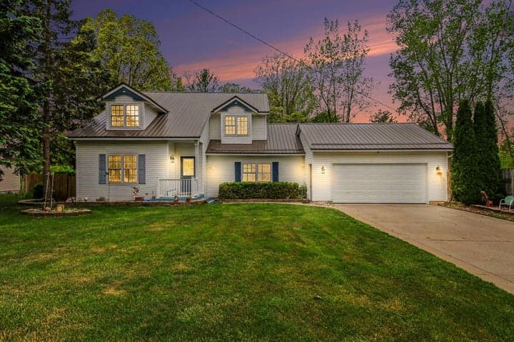 12177 Reyburn Drive NE, Sparta, MI 49345
