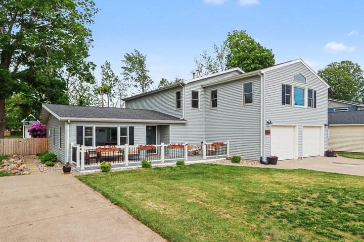 545 Lake Drive, Coldwater, MI 49036