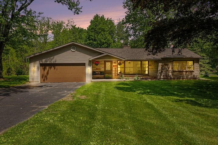 735 Lyon Lake Road, Marshall, MI 49068