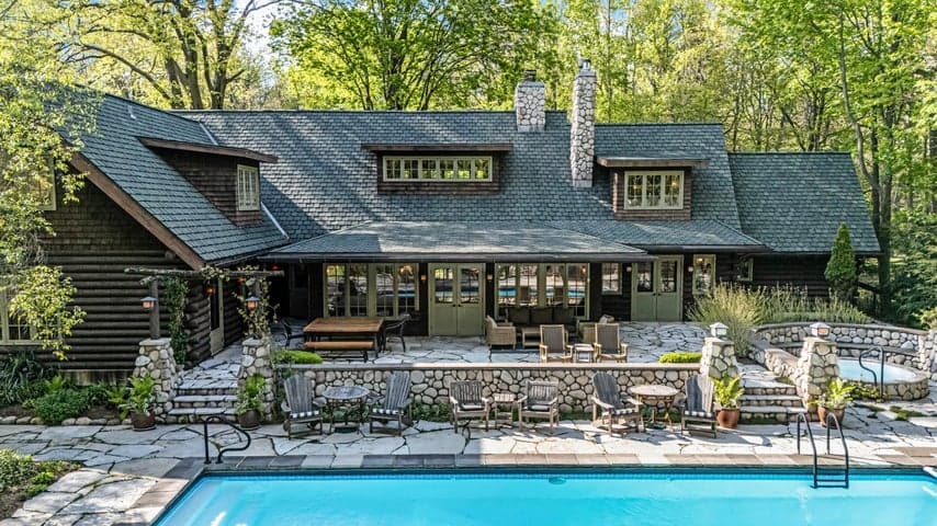 14657 Lakeshore Road, Lakeside, MI 49116