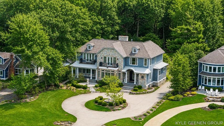 2817 Lakeshore Drive, Fennville, MI 49408