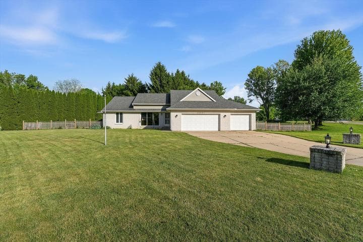 22401 Happy Drive, Cassopolis, MI 49031