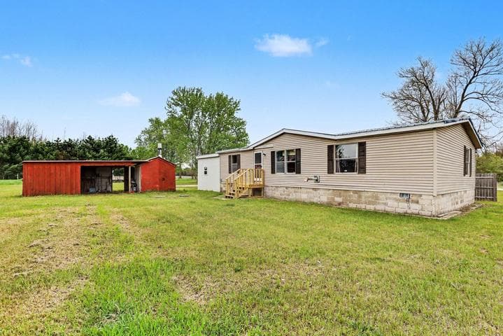 10812 Henkel Road, Morley, MI 49336