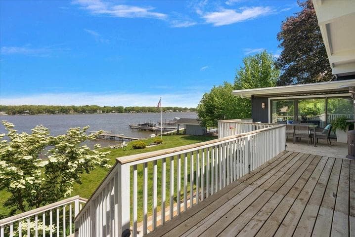 437 Graafschap Road, Holland, MI 49423