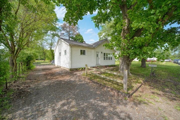 105 Trumble Avenue, Jackson, MI 49203