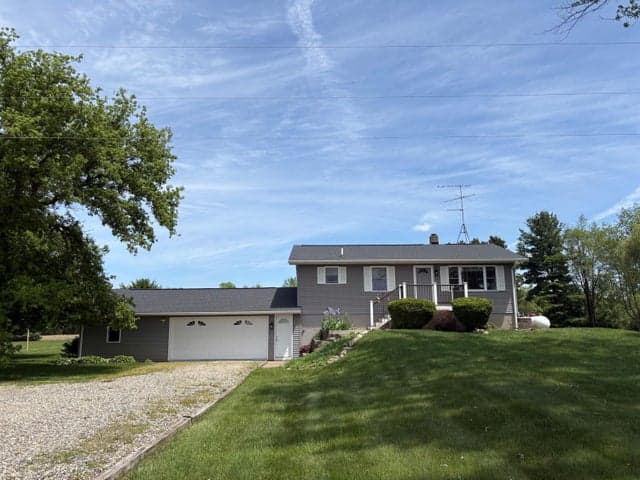 653 7th Street, Plainwell, MI 49080
