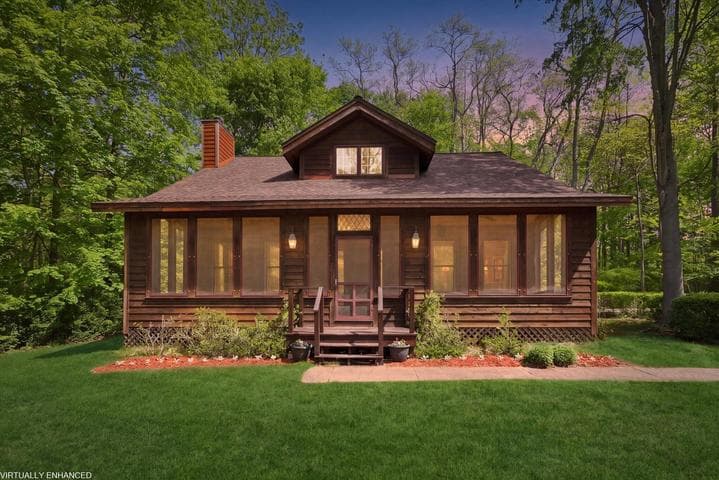 58 Lincoln Avenue, South Haven, MI 49090