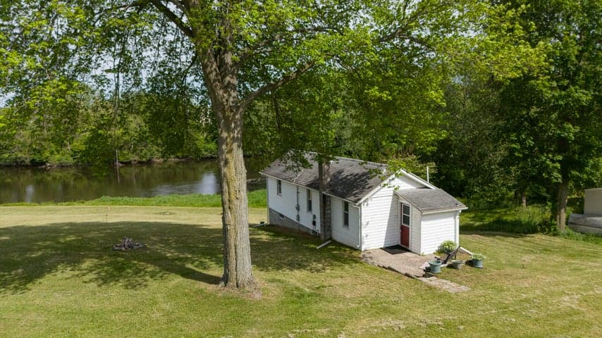 810 S Constantine Street, Three Rivers, MI 49093