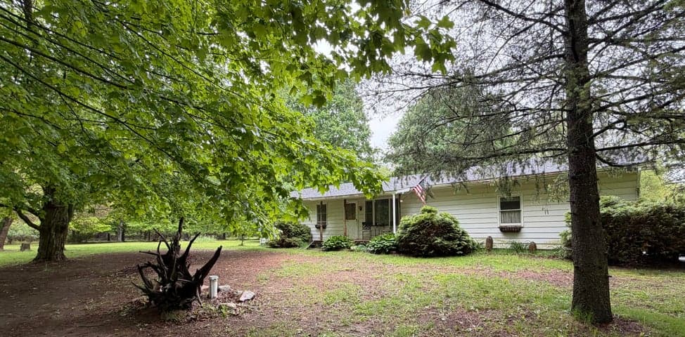 6242 Hawley Highway, Belding, MI 48809