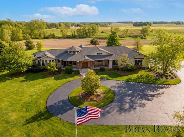 1740 7 Mile Road NW, Comstock Park, MI 49321