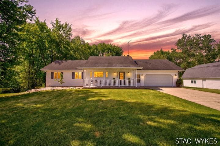 2550 Ranchland Drive SW, Byron Center, MI 49315