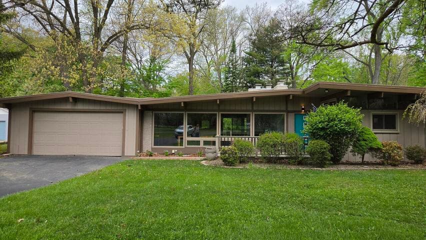 32619 Greenland Court, Livonia, MI 48154
