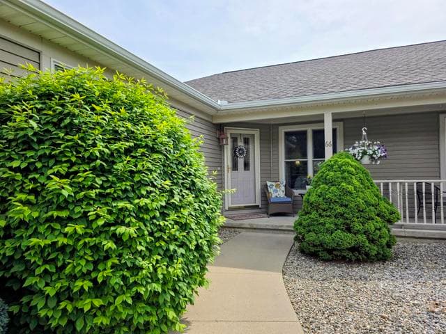 66 Oakwood Drive 22, Coldwater, MI 49036