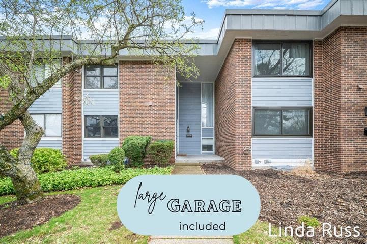 2440 E Collier Avenue SE, Grand Rapids, MI 49546