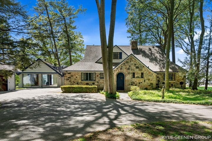 1418 Waukazoo Drive, Holland, MI 49424
