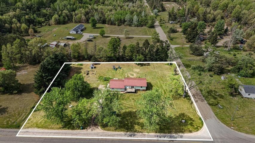 6022 13 Mile Road, Mecosta, MI 49332