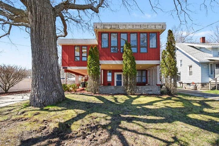 3135 Lakeshore Drive, Muskegon, MI 49441